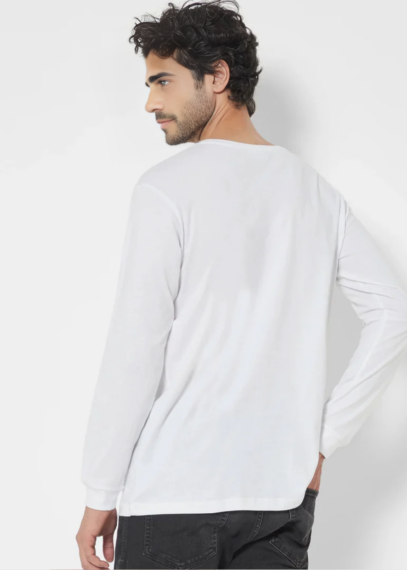 Crew Neck: Full Sleeves - White